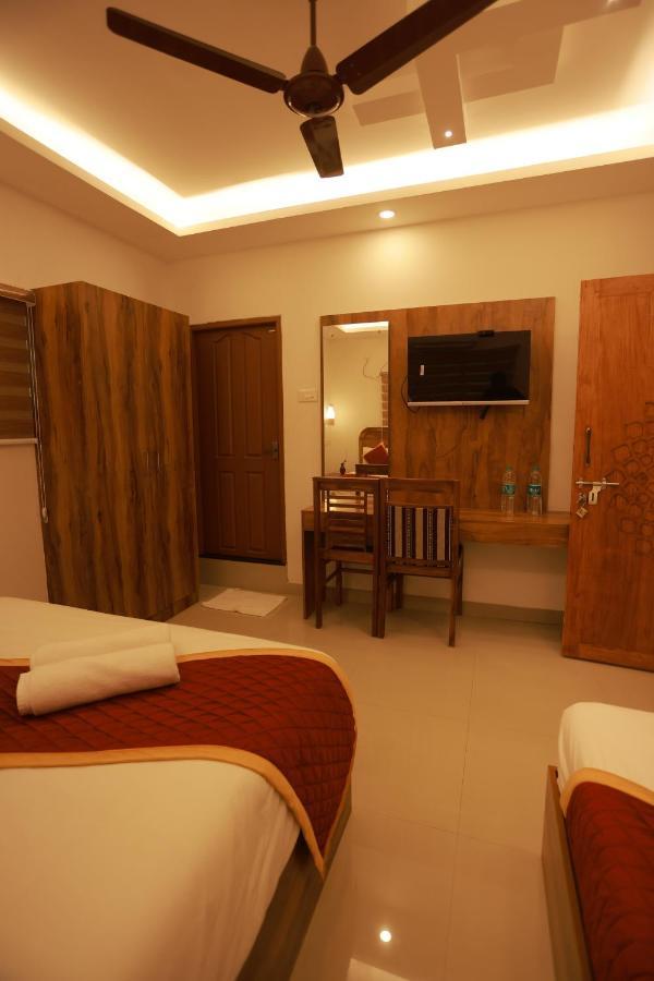 Malavikas Black Beach Resort Varkala Kültér fotó